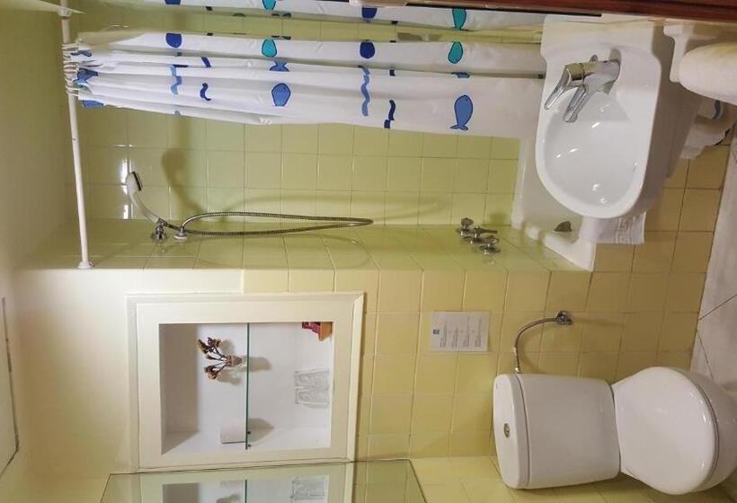 Номер Стандарт, Hostal Residencia Catalina