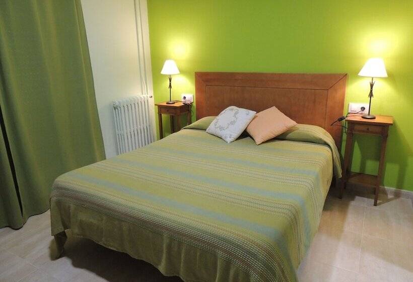 컴포트 룸, Hostal Can Massot
