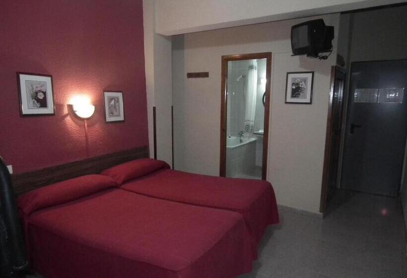 Номер Стандарт, Hostal La Muralla