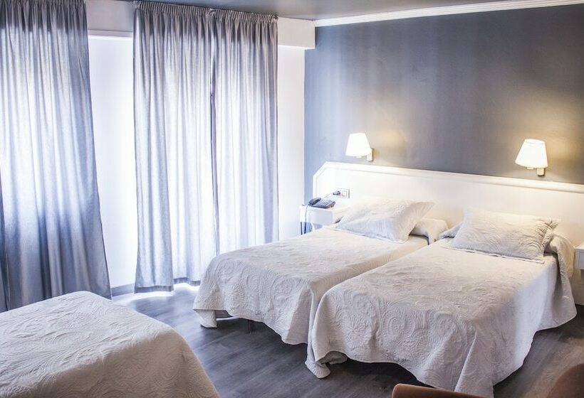 Номер Стандарт Трехместный, Nest Style Santiago