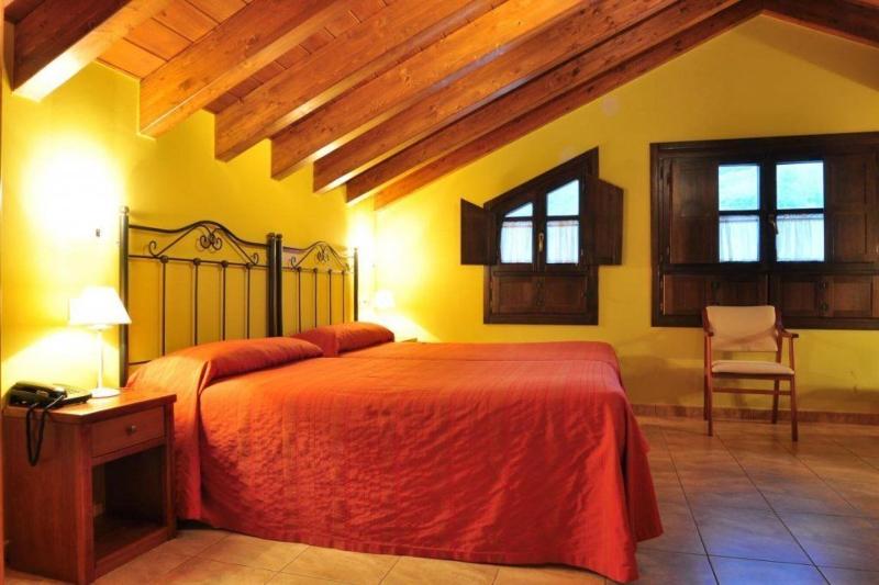 スーペリアトリプルルーム, Hostal Europa