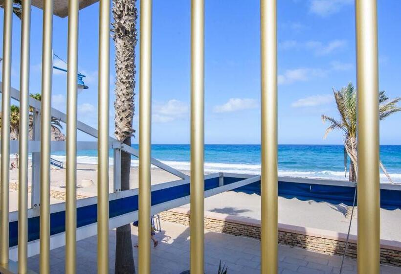 غرفة قياسية مطلّة علي البحر, Miramar
