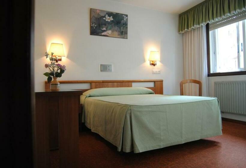 스탠다드 룸, Hostal Palas