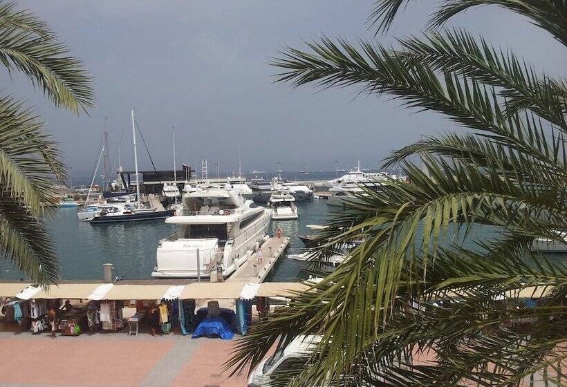 اتاق استاندارد با چشم‌انداز دریا, Bahía