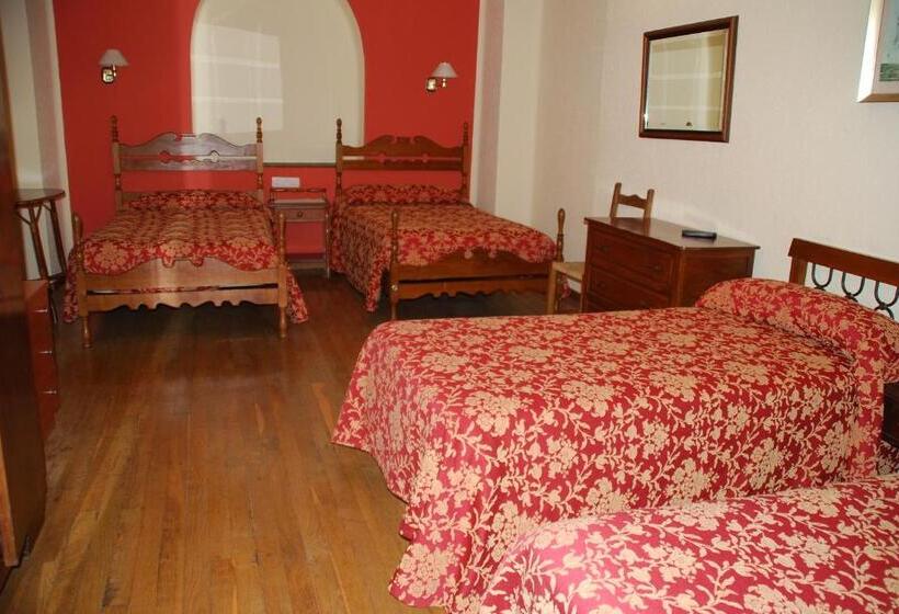 Семейный Номер, Hostal Ayestaran I