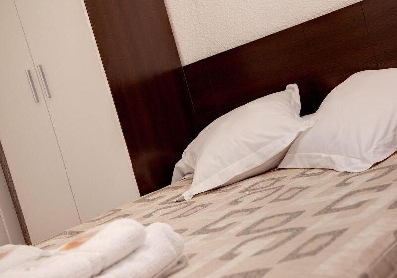 Habitación Estándar, Hostal Besaya