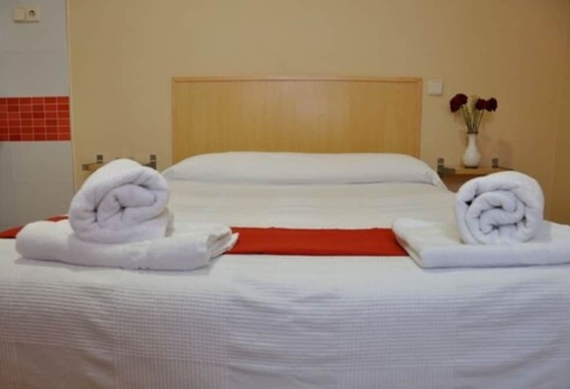 اتاق استاندارد با سرویس بهداشتی مشترک, Hostal Falfes