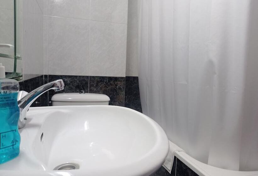 Номер Стандарт с Балконом, Hostal Lady Ana Maria