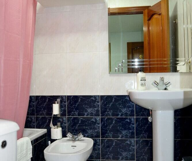 Четырехместный Номер Стандарт, Hostal Lady Ana Maria