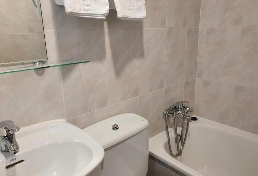 Номер Стандарт Двуспальная Кровать с Видом, Hostal Apolo Xi