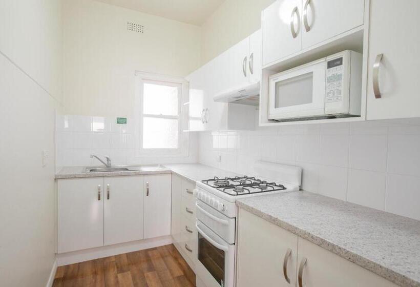 آپارتمان خانوادگی 2 خوابه, Greenways Apartments