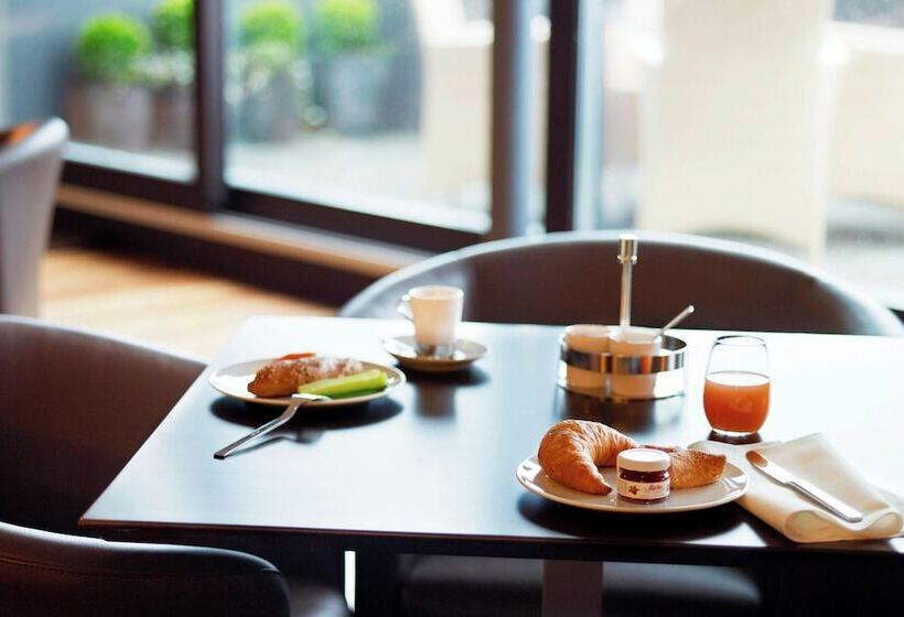 クラブルーム, Sheraton Grand Salzburg
