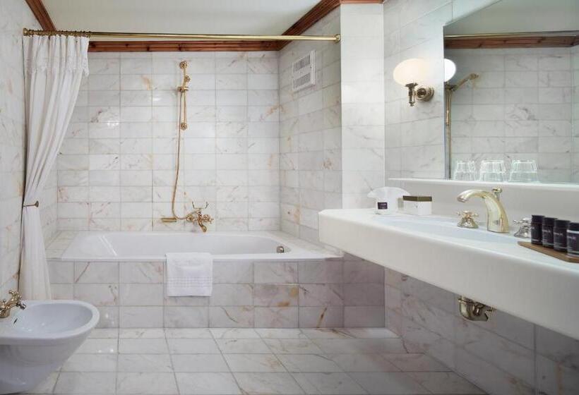 Полулюкс, Singer – Relais & Châteaux