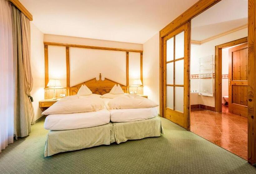 Люкс Повышенной Комфортности, Wellnesshotel ...liebes Rot Flüh