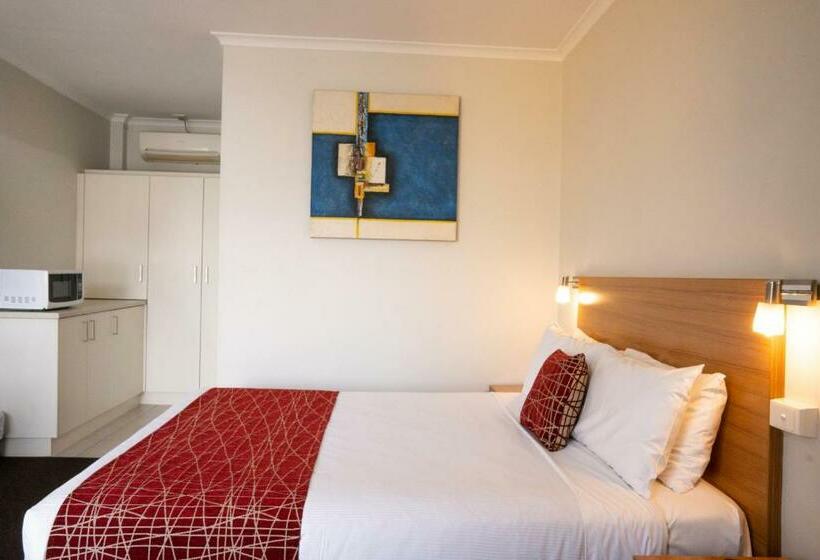 标准间, Admiralty Inn