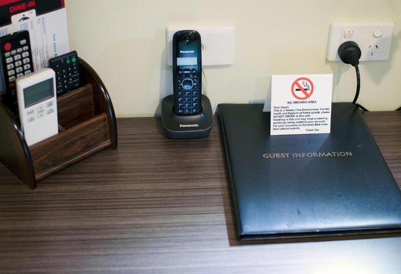 آپارتمان خانوادگی, Park Squire Motor Inn & Serviced Apartments