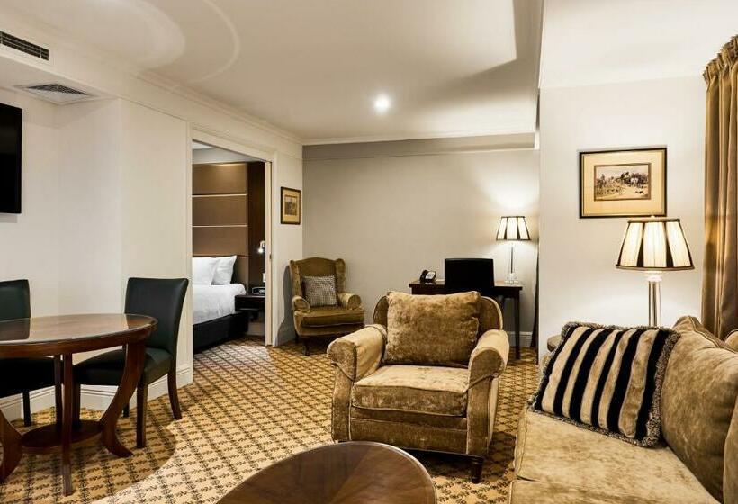 Deluxe Suite King Bed, Stamford Plaza Melbourne