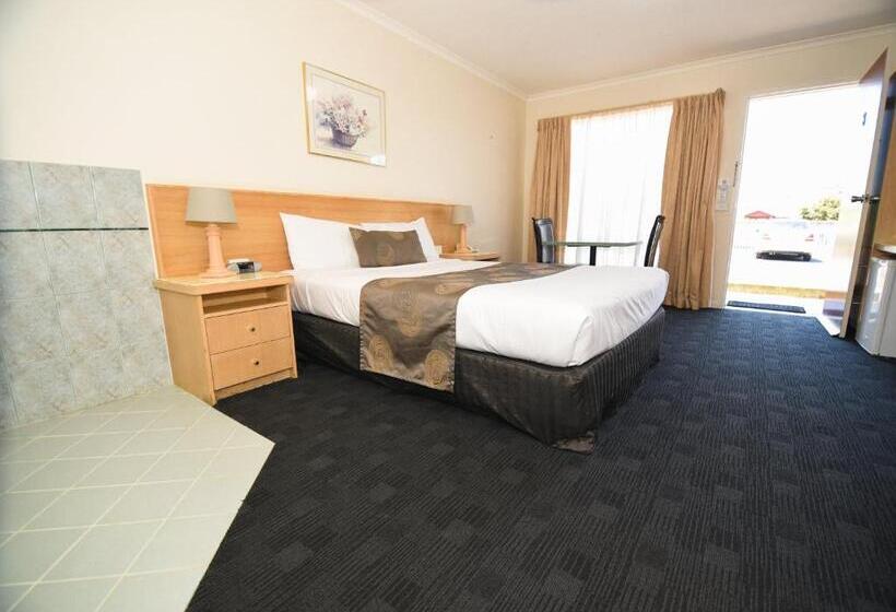 اتاق استاندارد با وان آب گرم, Sandown Heritage Motel
