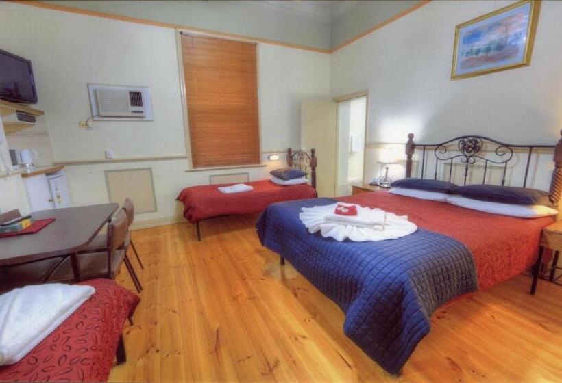 Quarto Familiar, The Lodge Outback Motel
