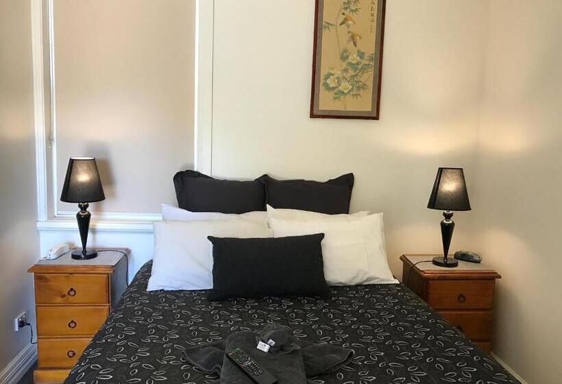 Номер Стандарт с Гидромассажем, The Lodge Outback Motel