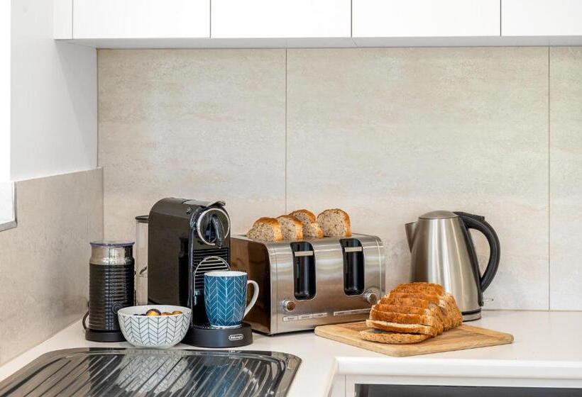 침실 2개 아파트, The Noosa Apartments