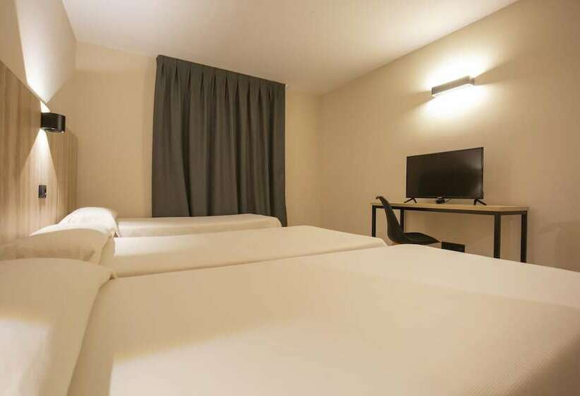 اتاق استاندارد سه نفره, Encamp