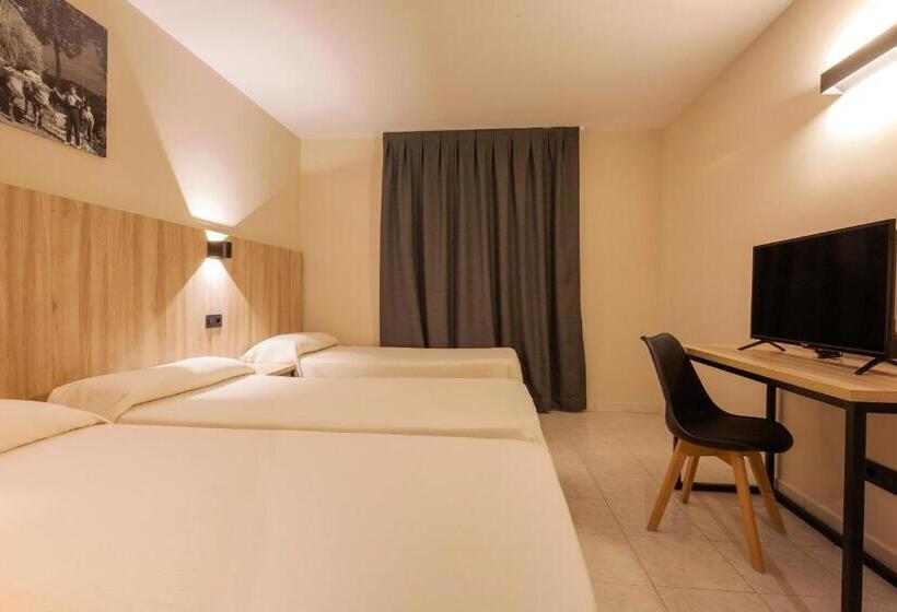 اتاق استاندارد سه نفره, Encamp