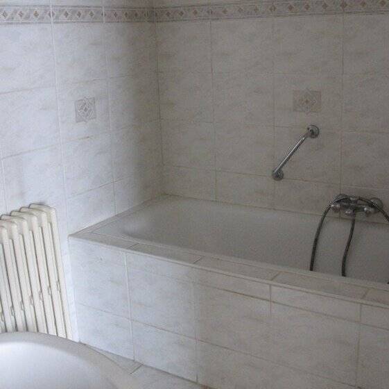 اتاق استاندارد یک نفره, Manhattan Hotel Brussels