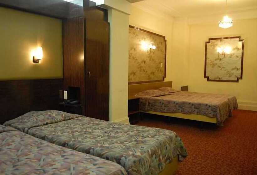 اتاق استاندارد چهار تخته, Manhattan Hotel Brussels