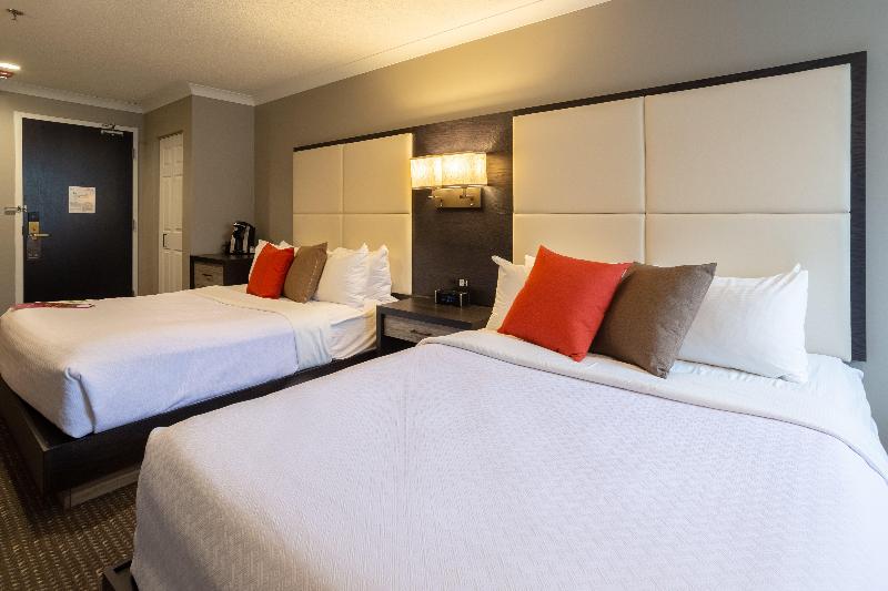 Номер Стандартный Кровать Куин, Crowne Plaza Fredericton Lord Beaverbrook, An Ihg