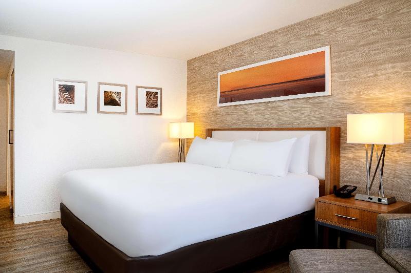 Стандартный Номер Кровать Кинг, Doubletree By Hilton Kitchener