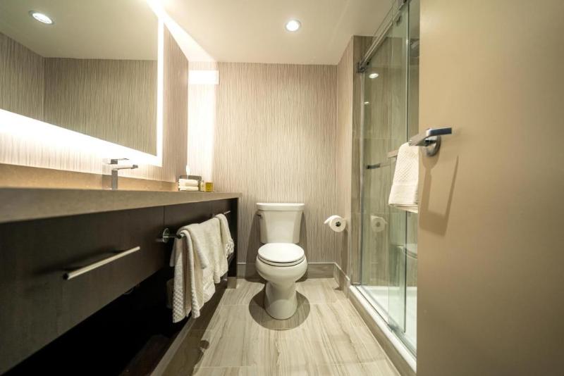 Номер Стандарт Адаптированный для Инвалидов, Doubletree By Hilton Kitchener
