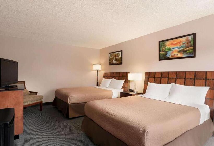 Delüks Oda, Travelodge By Wyndham Swift Current