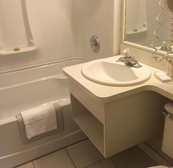 Номер Стандарт, Travelodge By Wyndham Winnipeg East