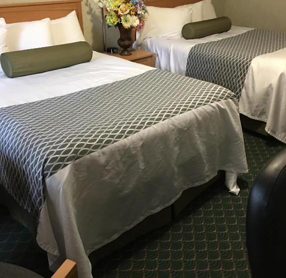 Номер Стандарт, Travelodge By Wyndham Winnipeg East