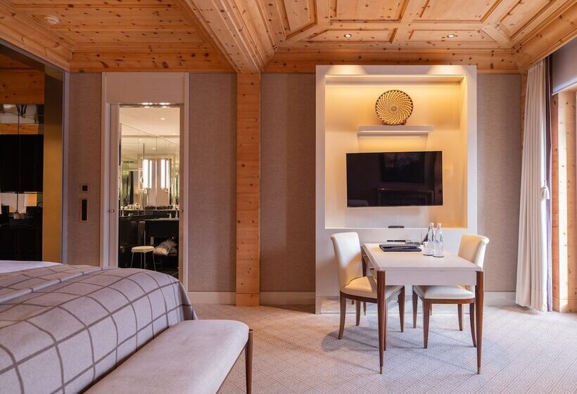سوییت جونیور با چشم‌انداز دریاچه, Kulm Hotel St. Moritz