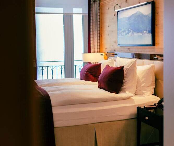 اتاق لوکس با چشم‌انداز دریاچه, Kulm Hotel St. Moritz