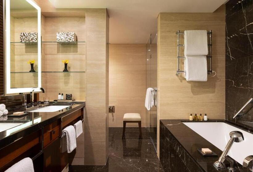 سوئیت جونیور با تخت بزرگ, Mandarin Oriental Geneva