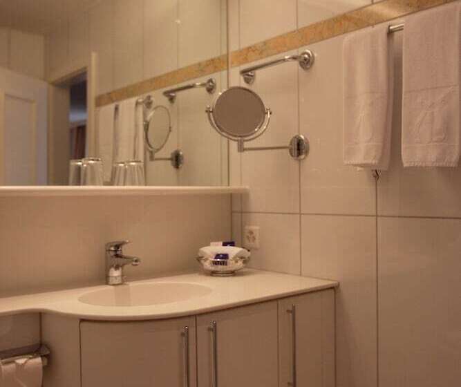 اتاق استاندارد یک نفره, Meierhof