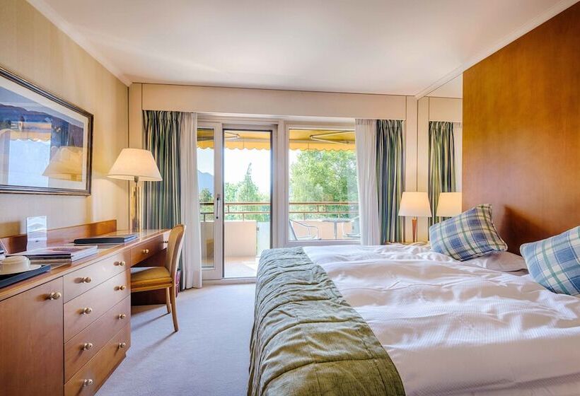 اتاق استاندارد با چشم‌انداز, Royal Plaza Montreux