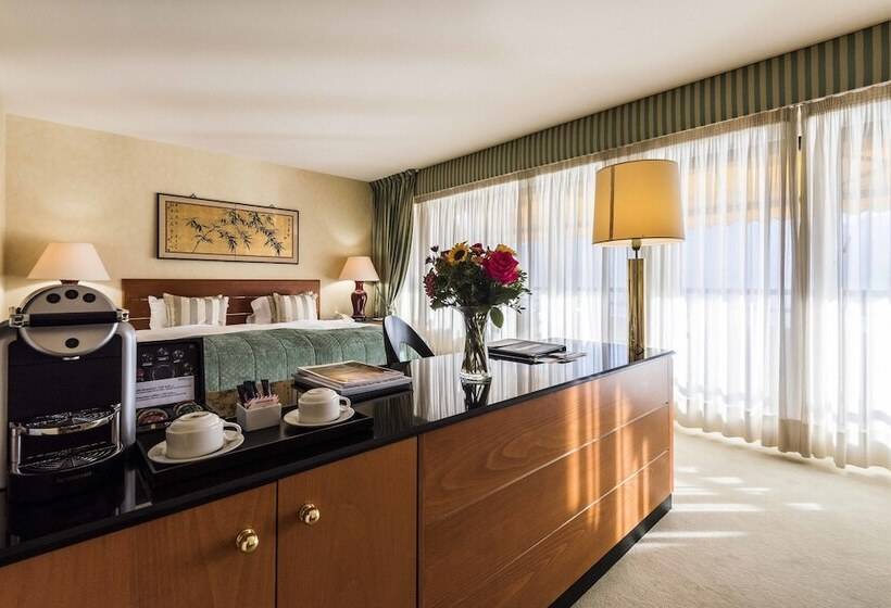 سوییت جونیور با چشم‌انداز دریاچه, Royal Plaza Montreux