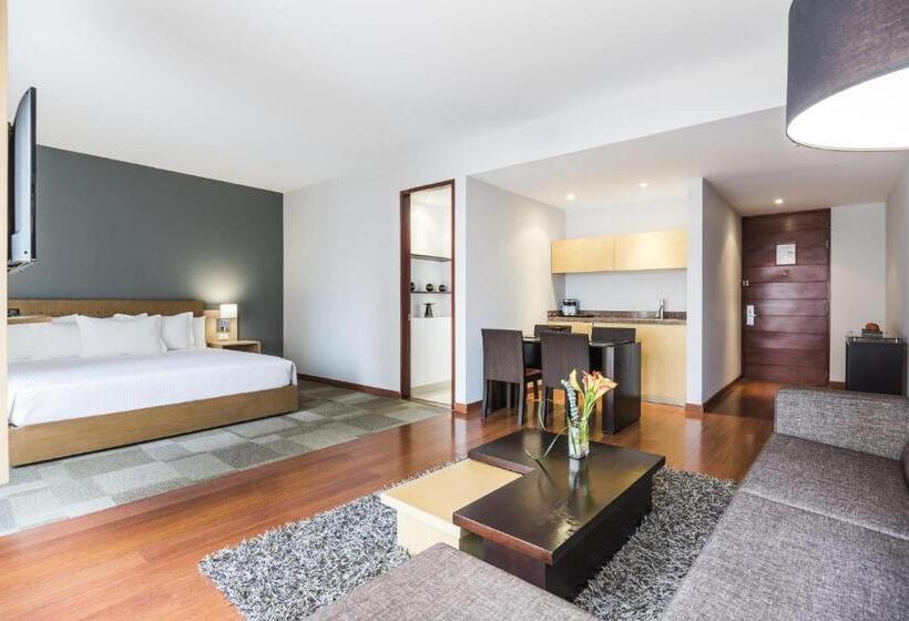스위트 킹사이즈 침대, Cosmos 100 Hotel & Centro De Convenciones   Hoteles Cosmos