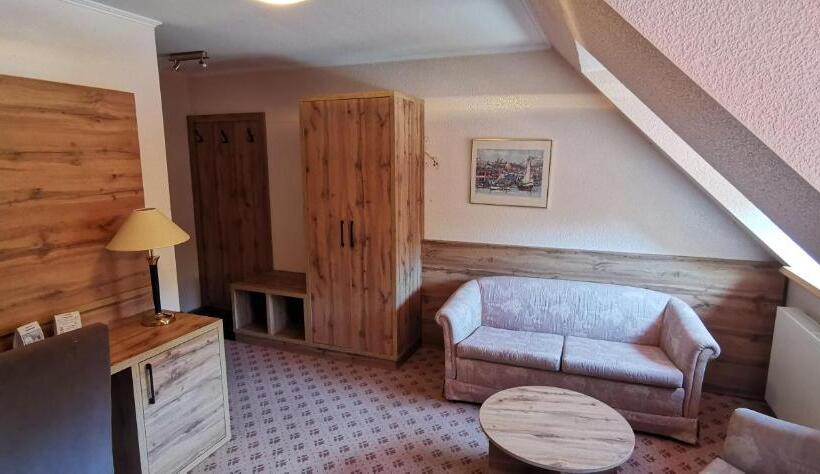 Четырехместный Номер Стандарт, Heidehotel Soltauer Hof