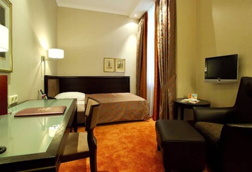 اتاق استاندارد یک نفره, Kastens Hotel Luisenhof