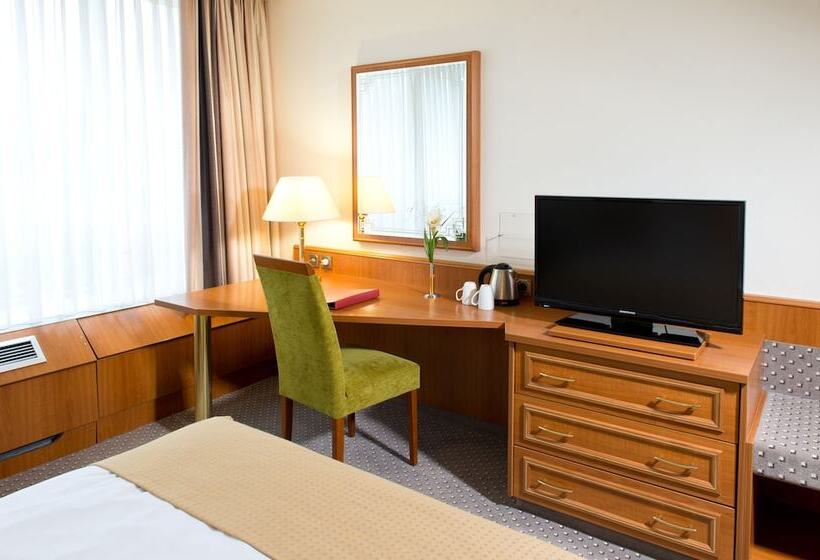Номер Комфорт, Leonardo Hotel Köln Bonn Airport