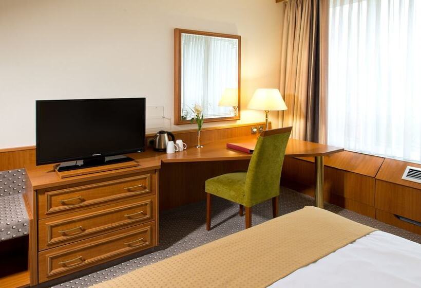 Номер Комфорт, Leonardo Hotel Köln Bonn Airport