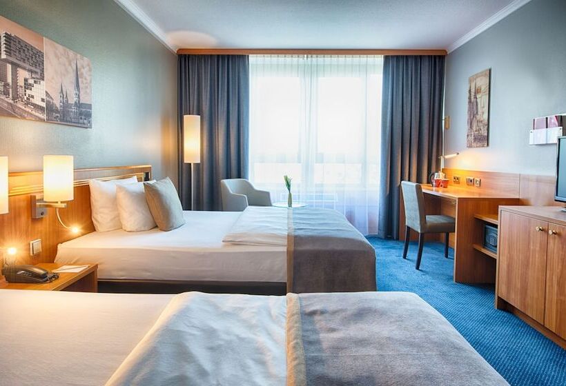 Номер Superior, Leonardo Hotel Köln Bonn Airport