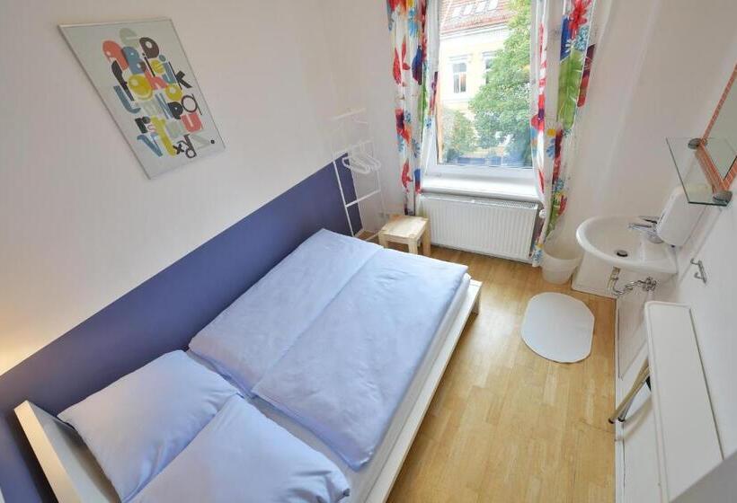 اتاق استاندارد با سرویس بهداشتی مشترک, Townside Hostel Bremen