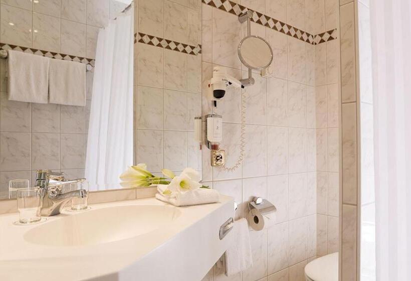اتاق استاندارد یک نفره, Bauer Hotel Und Restaurant