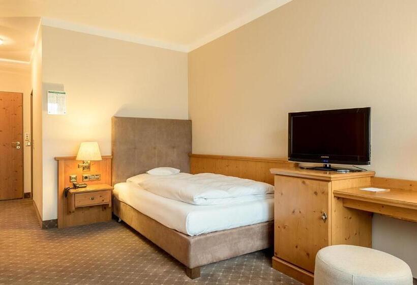 اتاق استاندارد یک نفره, Bauer Hotel Und Restaurant
